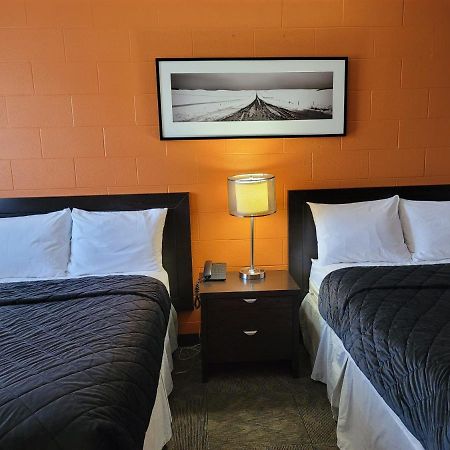 Roadking Inns Motel YYC Eksteriør bilde