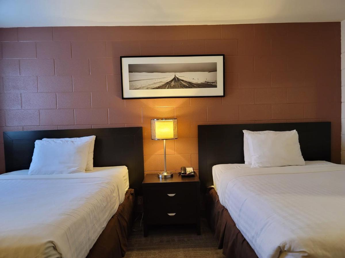 Roadking Inns Motel YYC Eksteriør bilde