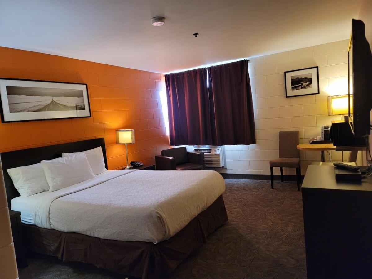 Roadking Inns Motel YYC Eksteriør bilde