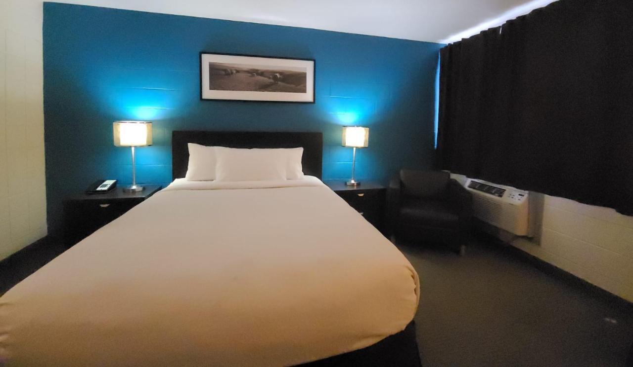 Roadking Inns Motel YYC Eksteriør bilde