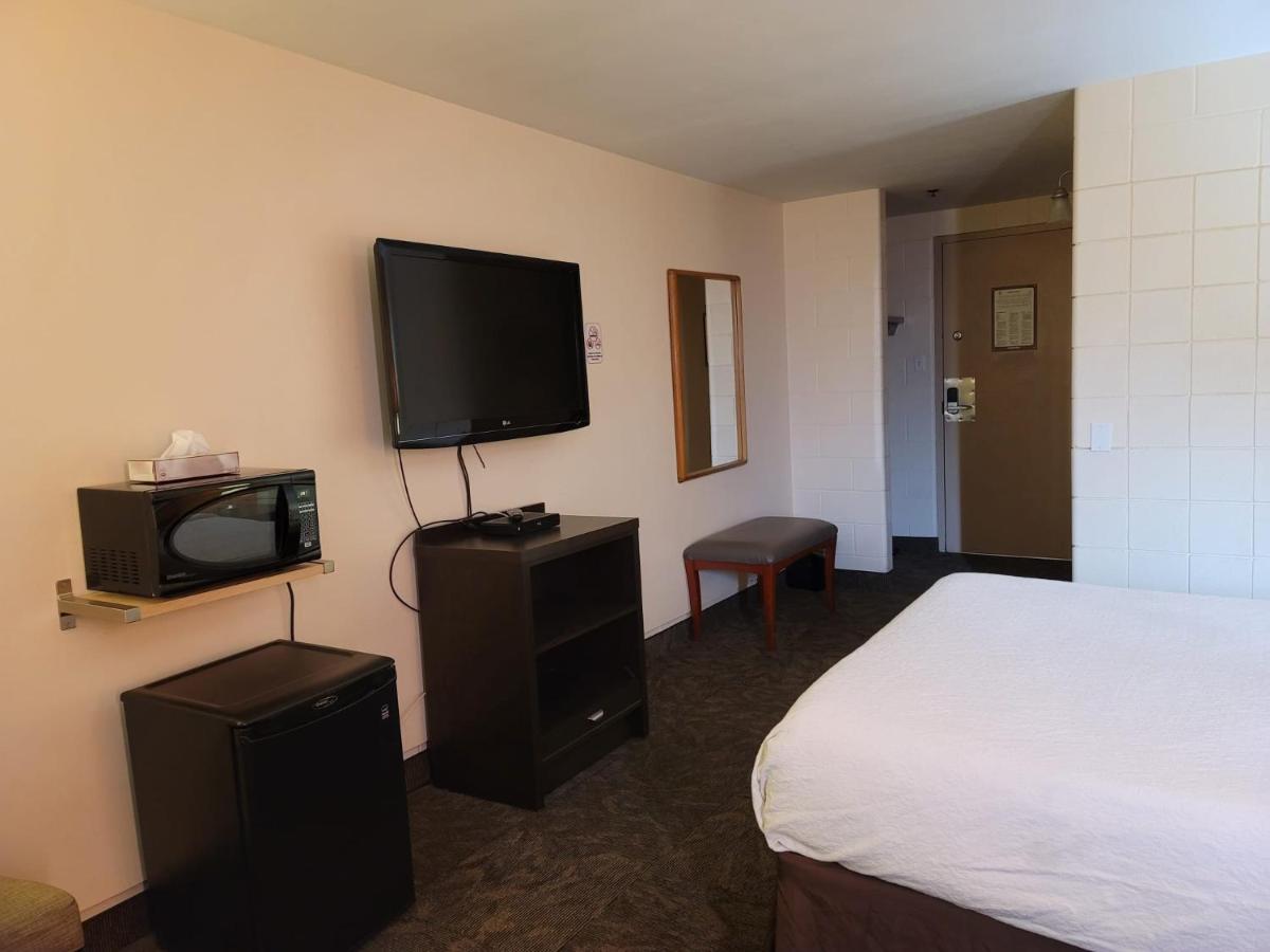 Roadking Inns Motel YYC Eksteriør bilde