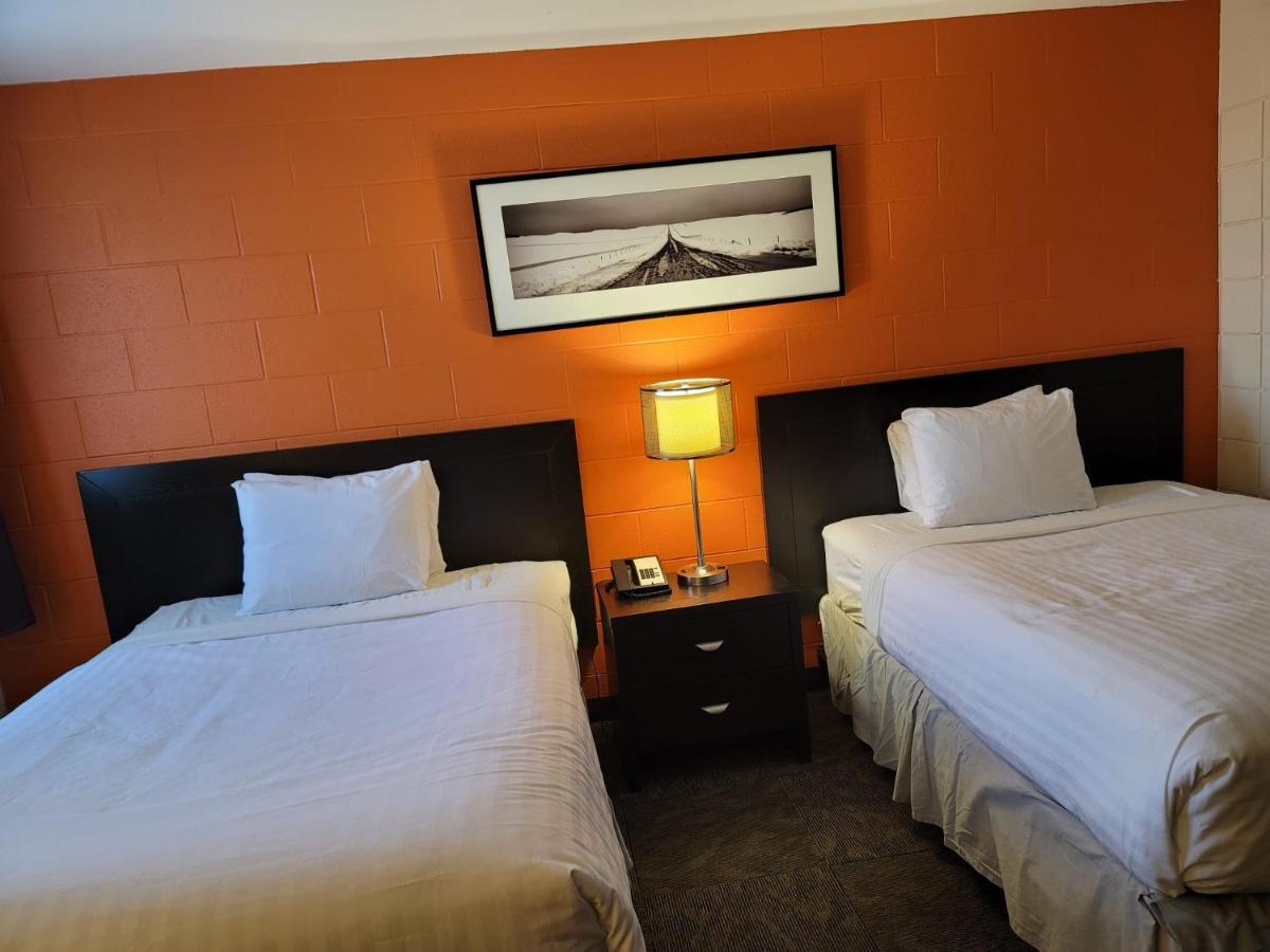 Roadking Inns Motel YYC Eksteriør bilde