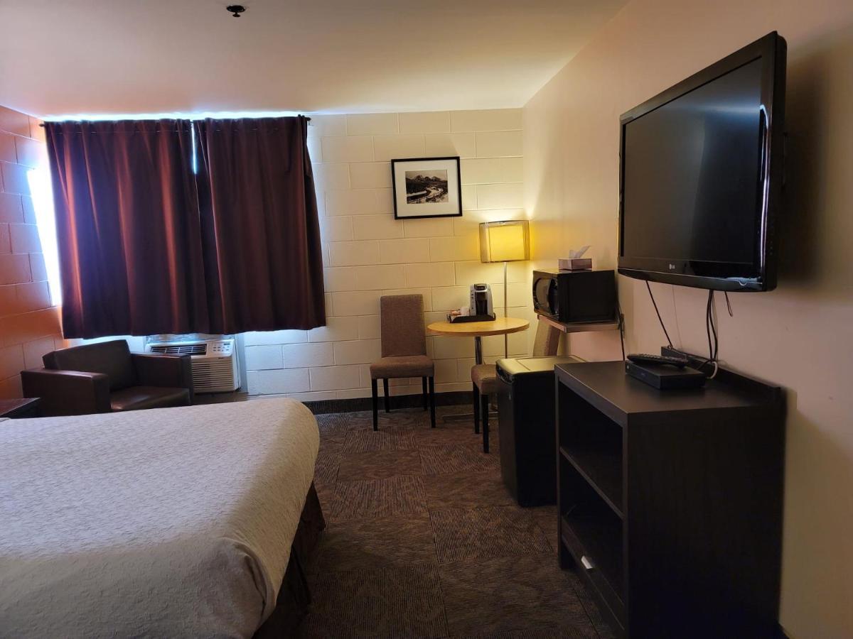 Roadking Inns Motel YYC Eksteriør bilde