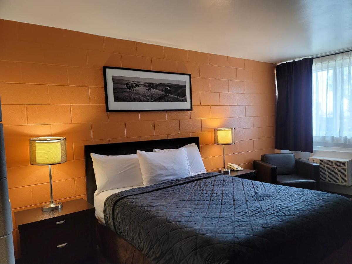 Roadking Inns Motel YYC Eksteriør bilde