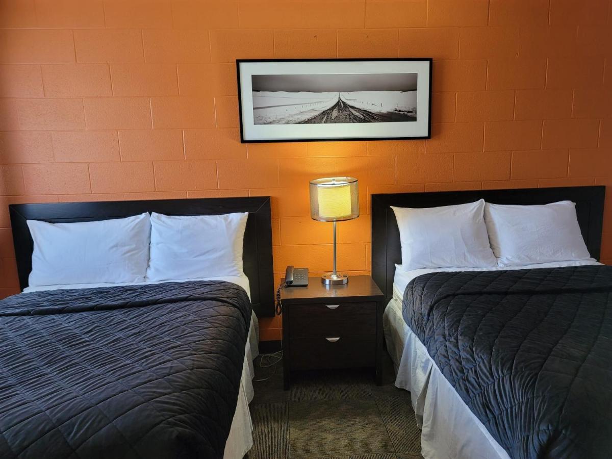 Roadking Inns Motel YYC Eksteriør bilde