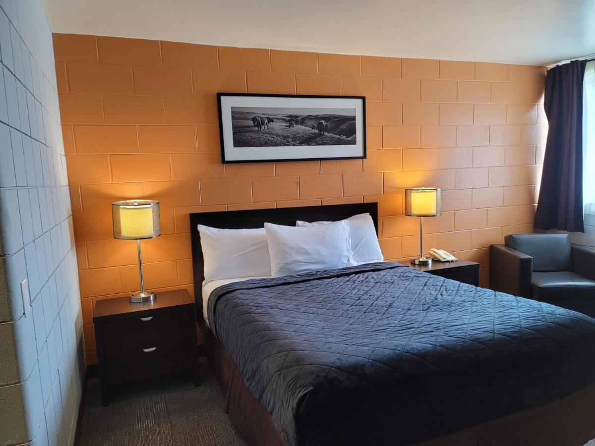 Roadking Inns Motel YYC Eksteriør bilde